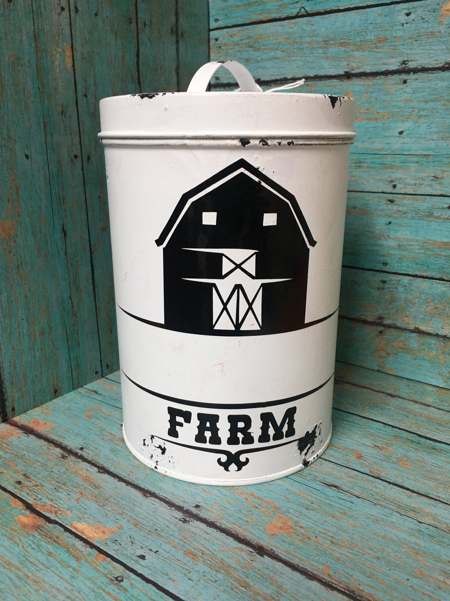 Metal Canister with Barn/Farm