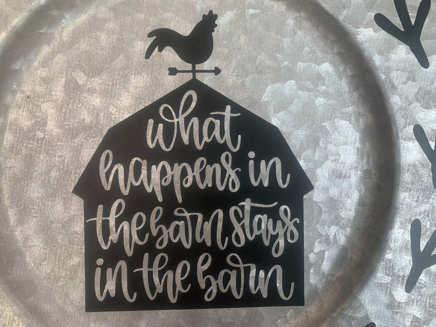 METAL CHARGER WITH WHAT HAPPENS IN THE BARN STAYS IN THE BARN