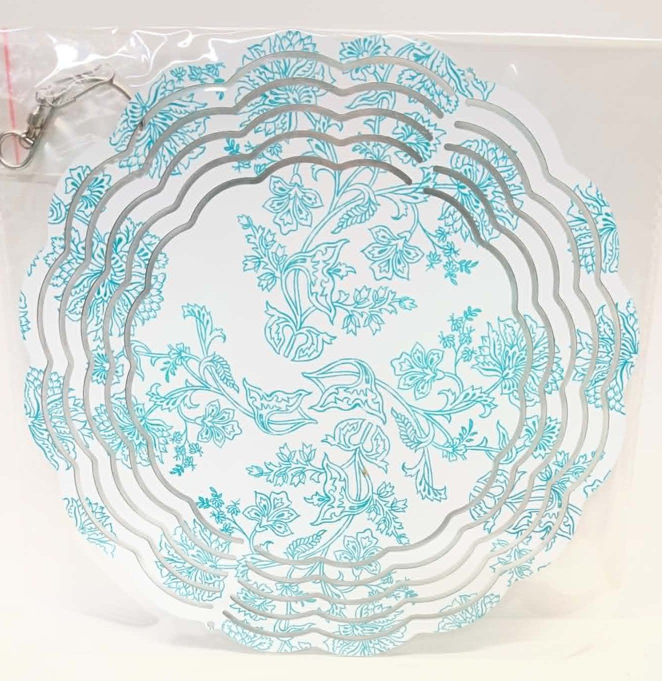 WHITE AND TEAL VINE